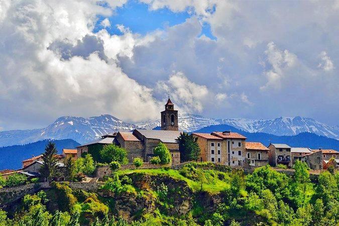 Atico Con Encanto En Bellver De Cerdanya Appartement Buitenkant foto