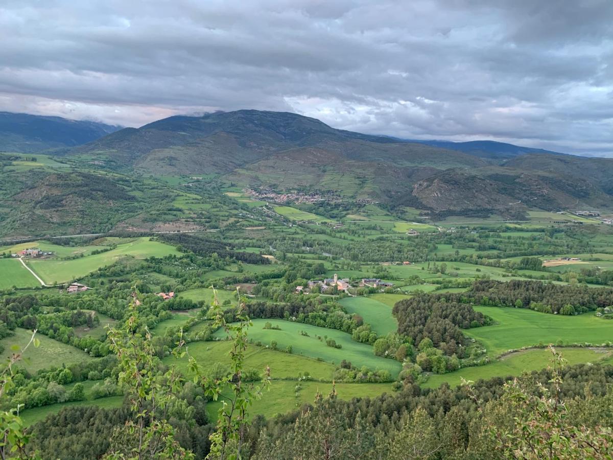 Atico Con Encanto En Bellver De Cerdanya Appartement Buitenkant foto