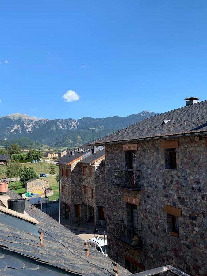 Atico Con Encanto En Bellver De Cerdanya Appartement Buitenkant foto